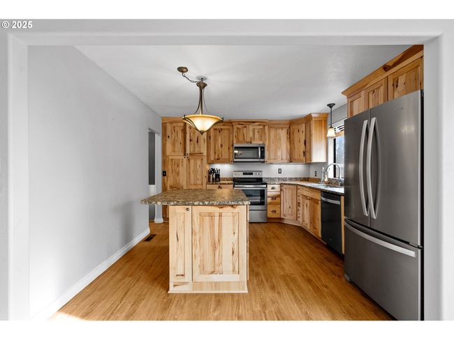 1524 Sw 44 Th St, House other with 4 bedrooms, 3 bathrooms and 2 parking in Pendleton OR | Image 15