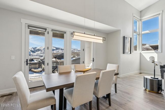 363 E Overlook Loop, Condo with 3 bedrooms, 4 bathrooms and null parking in Hideout UT | Image 15