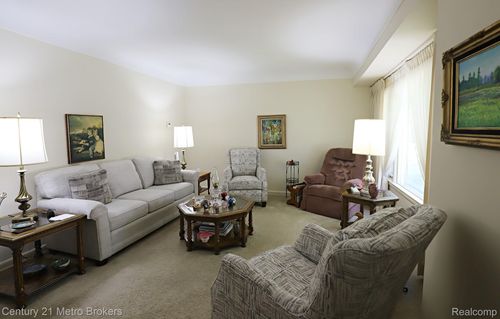 2926 Yale St, Flint, MI, 48503-4610 | Card Image