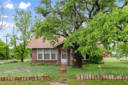 302 W Grogan St, Hamilton, TX, 76531-2513 | Card Image