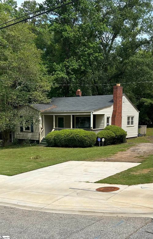 236 Pleasant Ridge Ave, Greenville, SC, 29605-2157 | Card Image