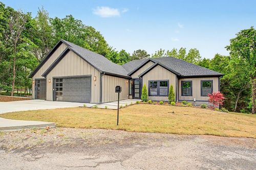 8 Borle Cir, Bella Vista, AR, 72714-4035 | Card Image