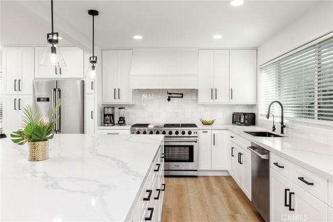 21091 Inferno Ln, House other with 5 bedrooms, 4 bathrooms and 4 parking in Huntington Beach CA | Image 11