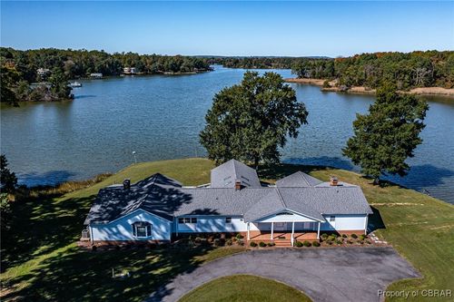 585 Whitehall Rd, Montross, VA, 22520-3829 | Card Image