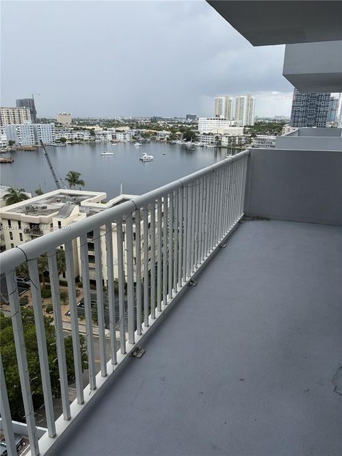 1212-137 Golden Isles Dr, Hallandale Beach, FL, 33009-5886 | Card Image
