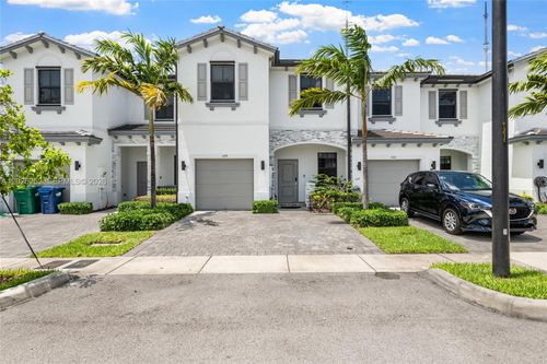 577 Nw 204th St, Miami Gardens, FL, 33169-3476 | Card Image