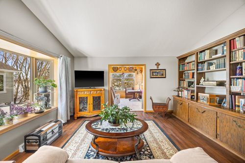 370 Pike Ct, Winsted, MN, 55395-6540 | Card Image