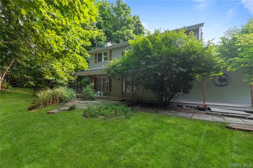 7 Van Keuren Ave, Pine Bush, NY, 12566-6621 | Card Image