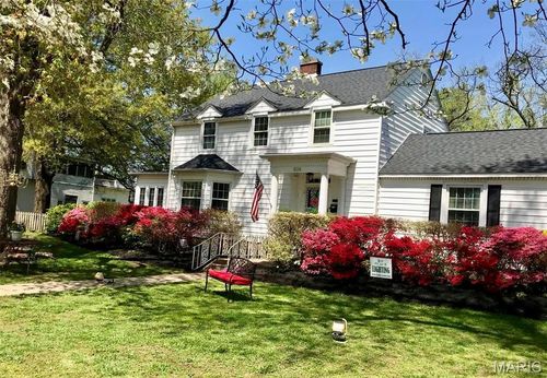 504 E Cypress St, Charleston, MO, 63834-1209 | Card Image