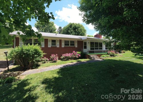295 Bramlett Dr, Waynesville, NC, 28785-8228 | Card Image