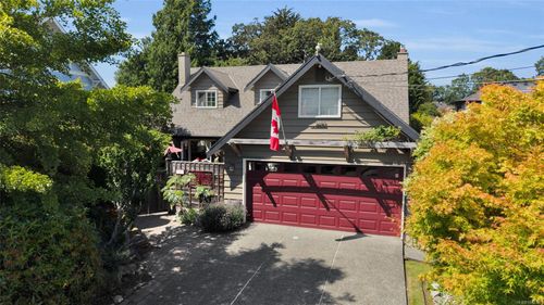 2482 Hazel St, Oak Bay, BC, V8S2X5 | Card Image