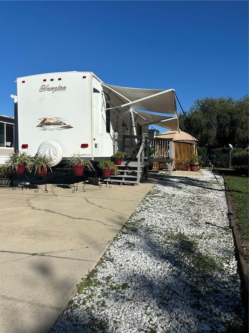 3097 Ne 102nd Avenue Rd, SILVER SPRINGS, FL, 34488-8328 | Card Image