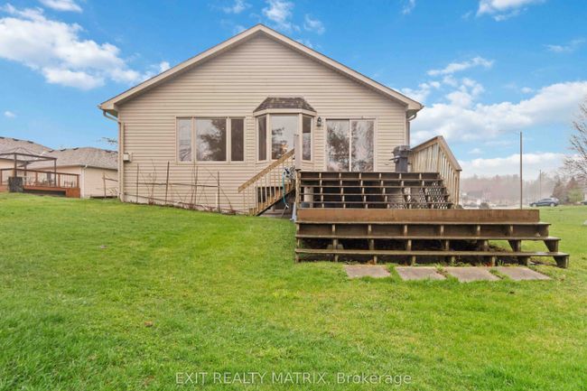145 Garfield St, House other with 4 bedrooms, 3 bathrooms and 4 parking in Gananoque ON | Image 4