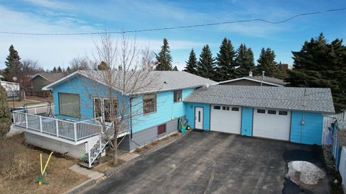 607 9 Ave W, Hanna, AB, T0J1A0 | Card Image