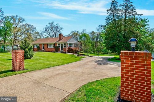 29 Cedar Dr, STERLING, VA, 20164-8607 | Card Image