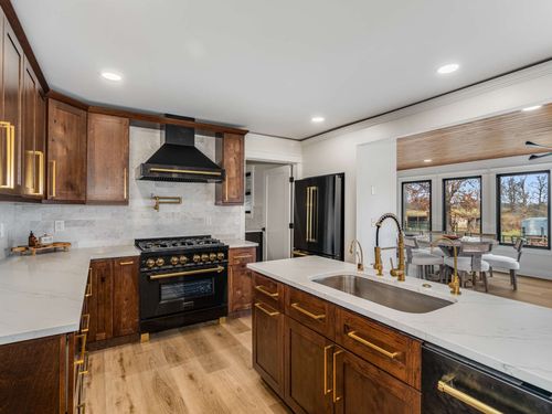 1015 Jump Off Rd, Bon Aqua, TN, 37025-5052 | Card Image