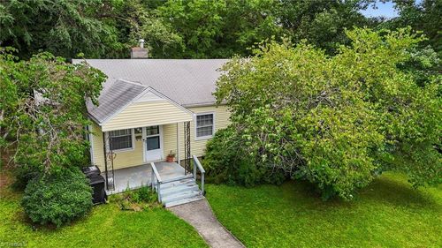 212 Plum St, Burlington, NC, 27215-5613 | Card Image