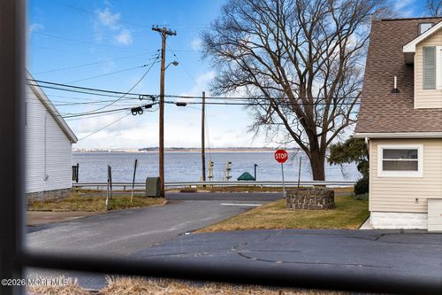 104 Roosevelt Ave, Laurence Harbor, NJ, 08879-2895 | Card Image