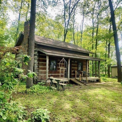 3384 S State Road 5 57, Pierceton, IN, 46562-9500 | Card Image