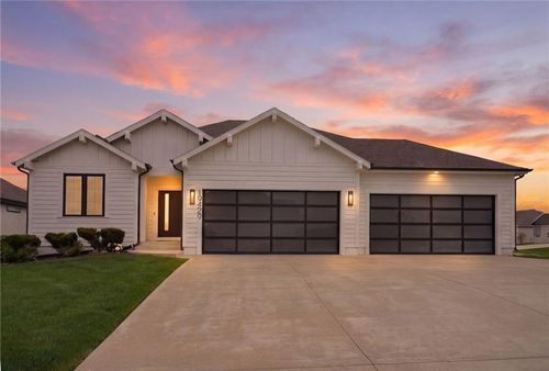 19429 201st Ter, Spring Hill, KS, 66083-8478 | Card Image