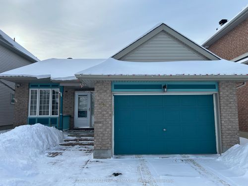 106 Mosswood Crt, Gloucester, ON, K1V0N6 | Card Image