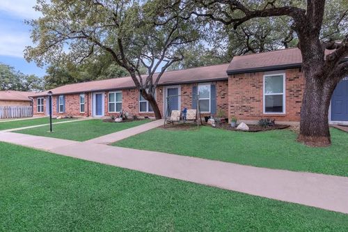 900 Westwood Dr, Round Rock, TX, 78681-4530 | Card Image