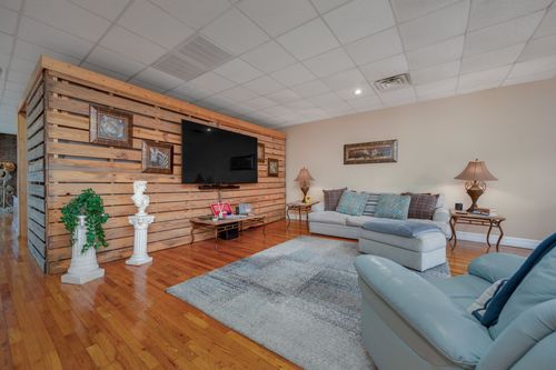 227 N 1st St, Pulaski, TN, 38478-2818 | Card Image