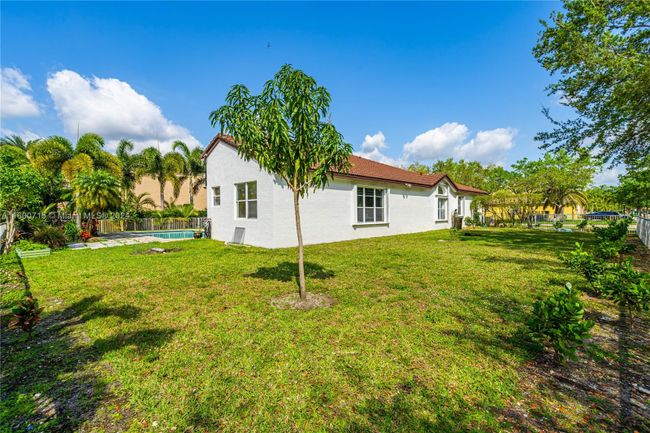 18708 Sw 47th St, House other with 5 bedrooms, 3 bathrooms and null parking in Miramar FL | Image 17