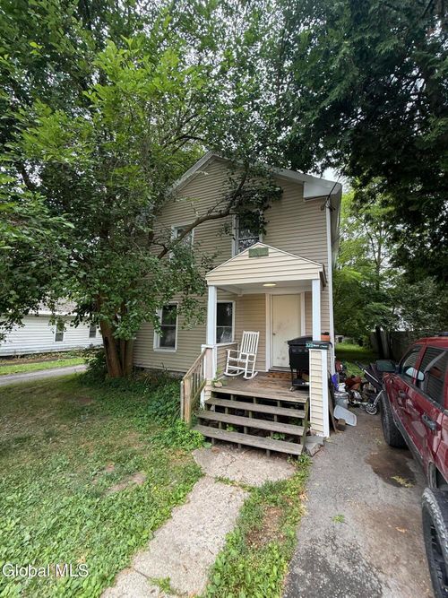 32 Prospect St, Glens Falls, NY, 12801-3723 | Card Image