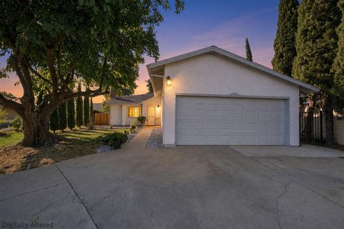 3972 Deer Cross Way, Sacramento, CA, 95823-4449 | Card Image