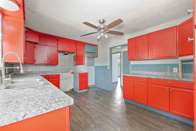 1101 W Hall St, House other with 3 bedrooms, 2 bathrooms and null parking in Bangs TX | Image 12