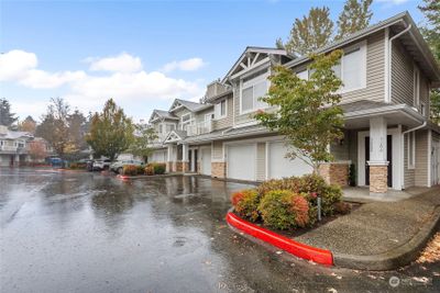 8-5 - 5260 238th Lane Se, Condo with 2 bedrooms, 2 bathrooms and null parking in Issaquah WA | Image 2