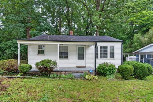 124 Manor Dr, High Point, NC, 27260-2620 | Card Image