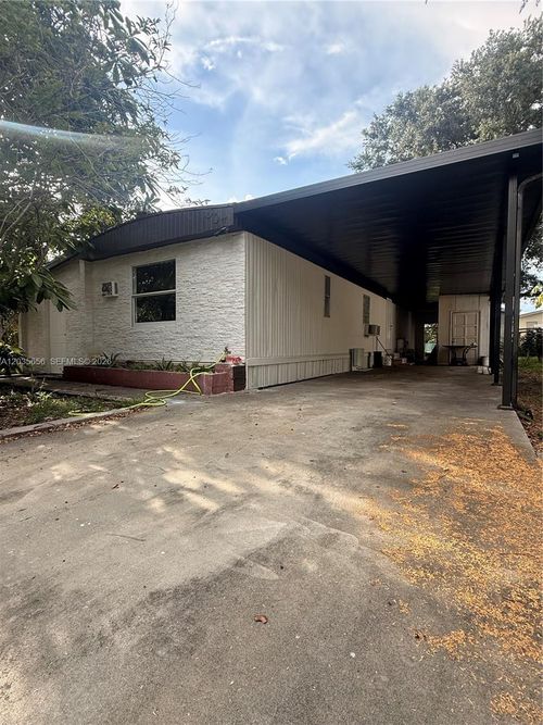 607 Sabal Ave, Clewiston, FL, 33440-5008 | Card Image