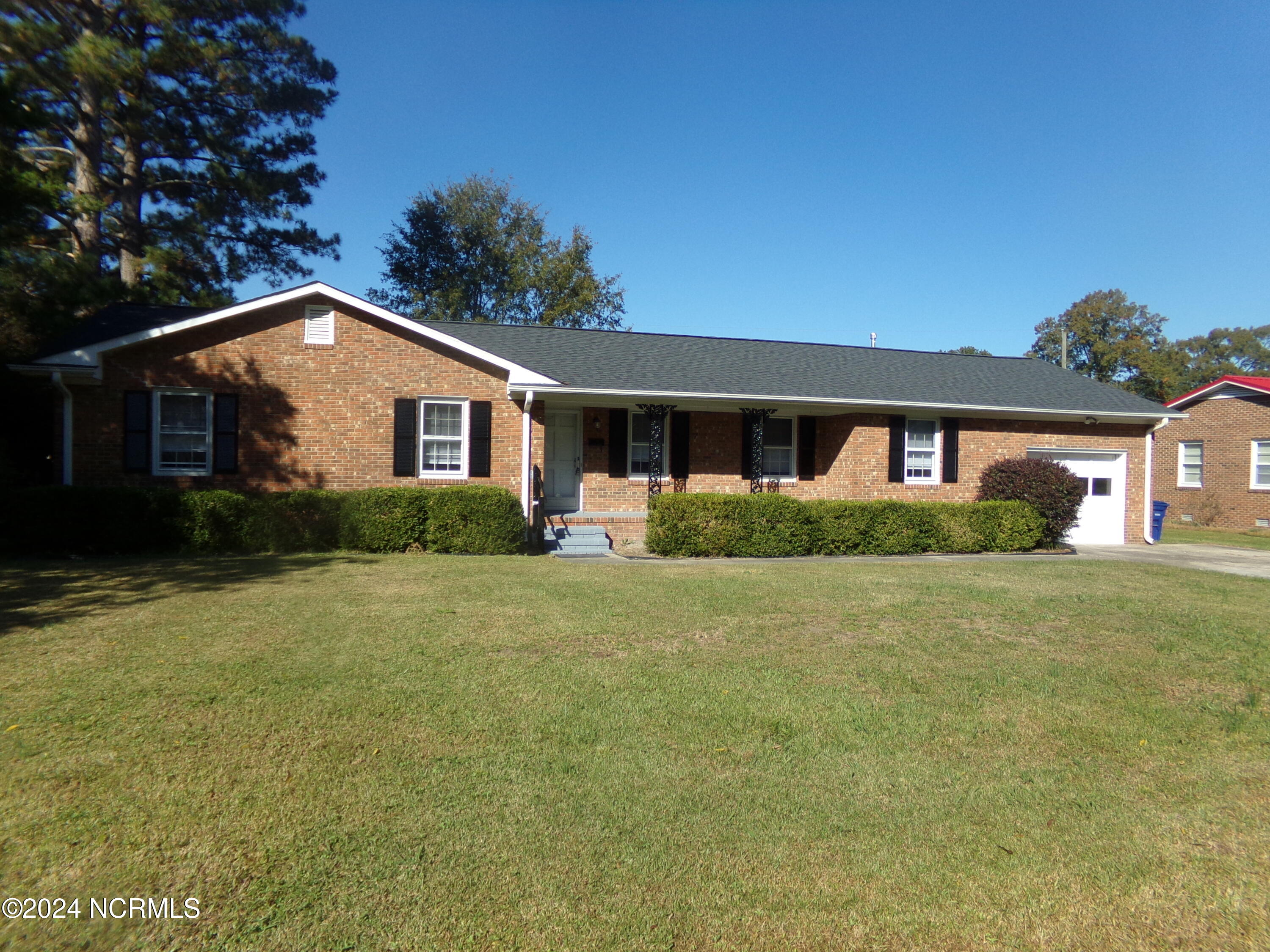 Juanita Ave, Ayden, NC 28513