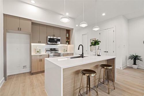 8019 Grandview St, Houston, TX, 77051-1219 | Card Image