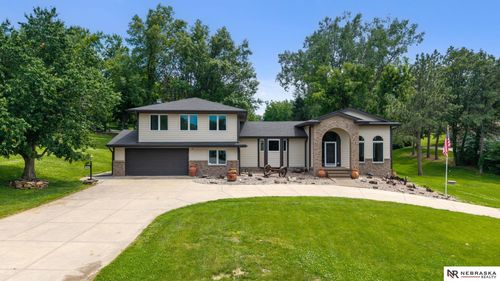 11211 Kentucky Rd, Papillion, NE, 68133-2309 | Card Image