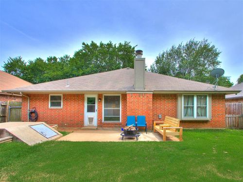 1017 Golden Eagle Dr, Norman, OK, 73072-8173 | Card Image