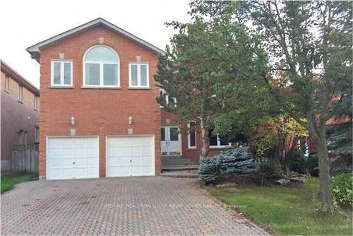15 Sheila Cres, Richmond Hill, ON, L4B2Z8 | Card Image