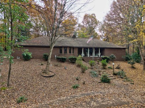 702 Lake Hills Dr, Trenton, GA, 30752-2118 | Card Image