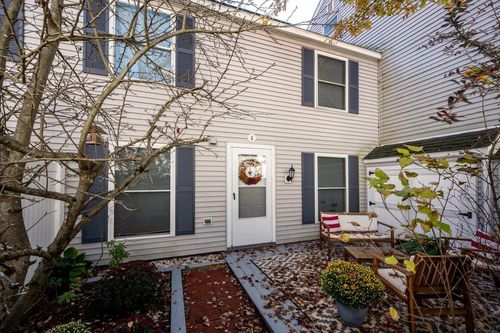 8 Hemlock Forest Drive, Dover, NH, 03820 | Card Image