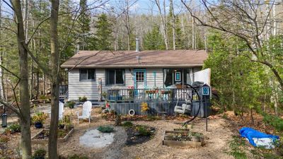 397 Mallory Beach Rd, House other with 2 bedrooms, 1 bathrooms and 6 parking in South Bruce Peninsula ON | Image 1