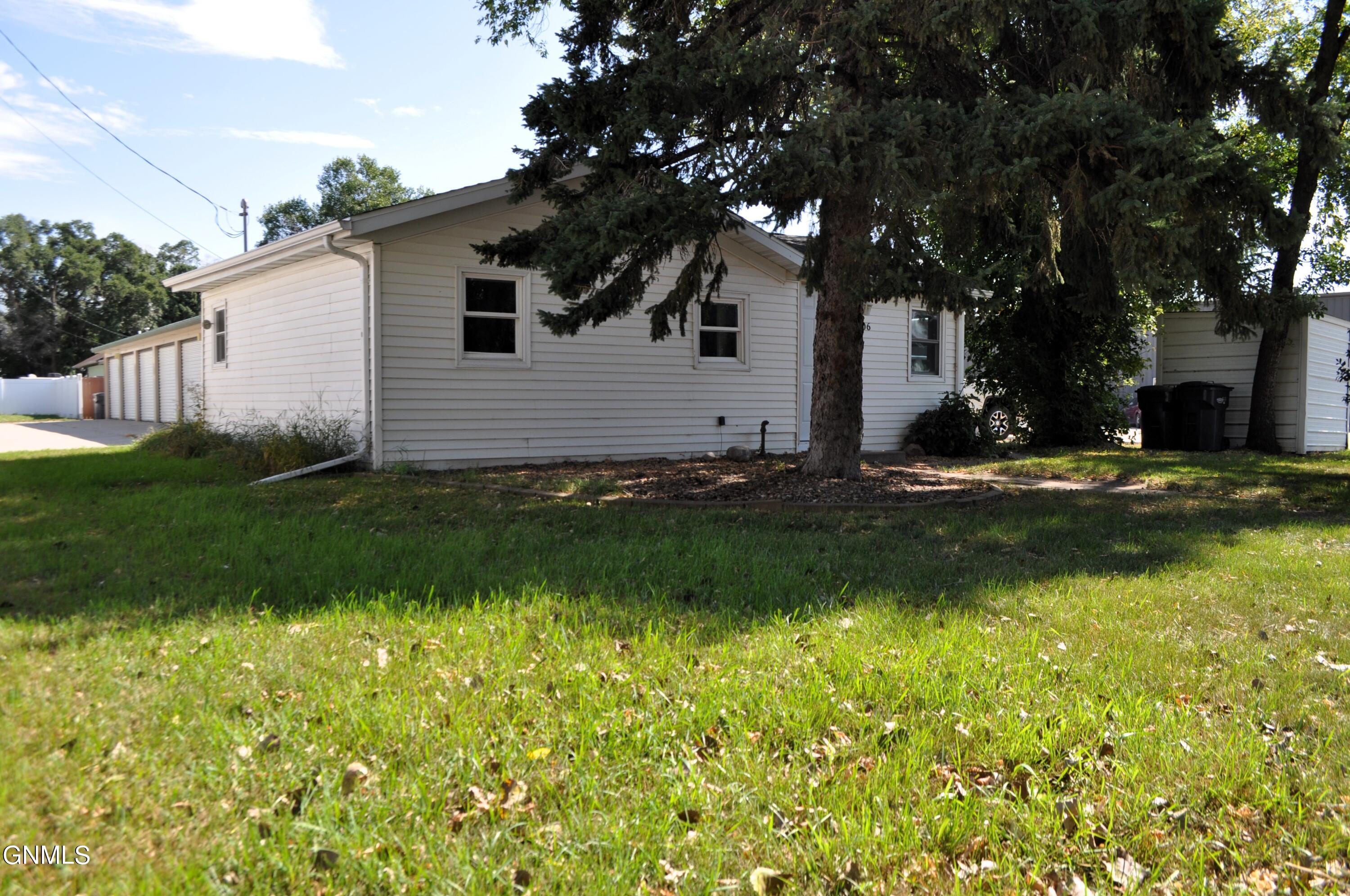 Railway Ave, Mandan, ND 58554
