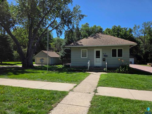 813 E Center St, Madison, SD, 57042-3120 | Card Image