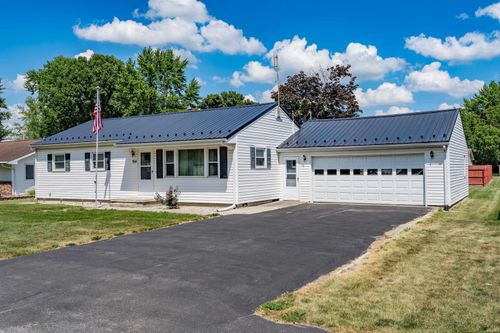 708 N Metts St, Ossian, IN, 46777-9002 | Card Image