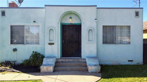 920 S Flower St, Santa Ana, CA, 92703-4928 | Card Image
