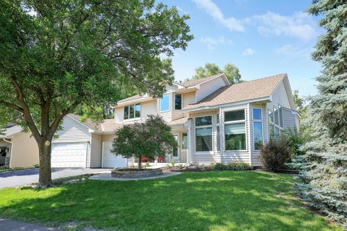 10902 N Eagle Lake Blvd, Maple Grove, MN, 55369-7611 | Card Image