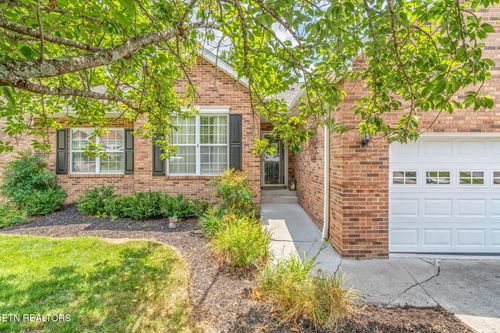 3238 Mountain Spring Way, Knoxville, TN, 37917-1024 | Card Image