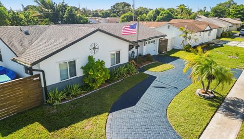 8610 Nw 46th St, Lauderhill, FL, 33351-5421 | Card Image