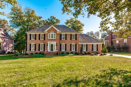 214 Woodlake Dr, Gallatin, TN, 37066 | Card Image